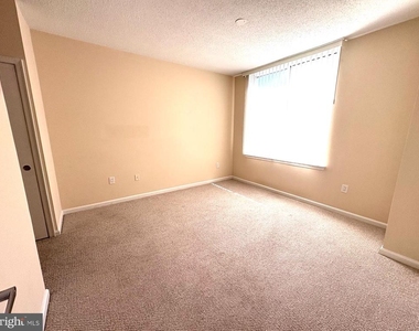 930 Wayne Avenue - Photo Thumbnail 9