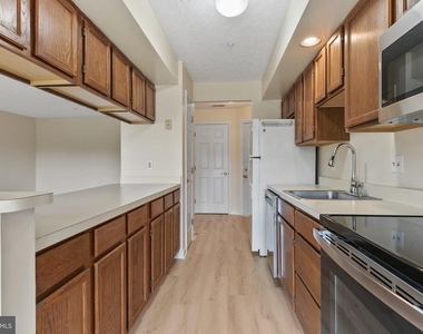 1710 Landmark Drive - Photo Thumbnail 7