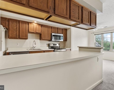 1710 Landmark Drive - Photo Thumbnail 16