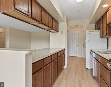 1710 Landmark Drive - Photo Thumbnail 8