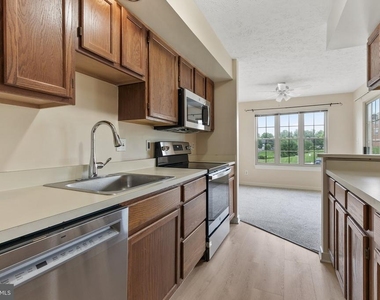 1710 Landmark Drive - Photo Thumbnail 4
