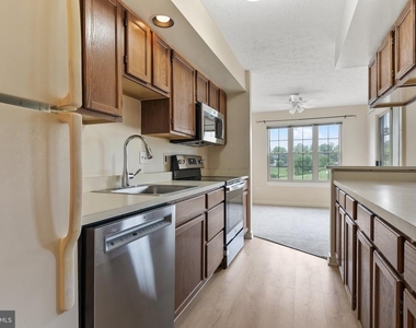 1710 Landmark Drive - Photo Thumbnail 3