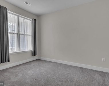 10722 Great Lakes Place - Photo Thumbnail 12