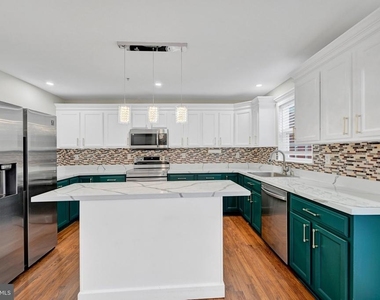 9701 Bon Haven Lane - Photo Thumbnail 8