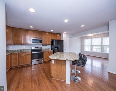 320 Marasco Court - Photo Thumbnail 10