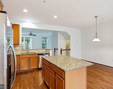 9448 Paragon Court - Photo Thumbnail 12