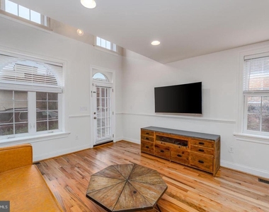 2729 Hudson Street - Photo Thumbnail 25