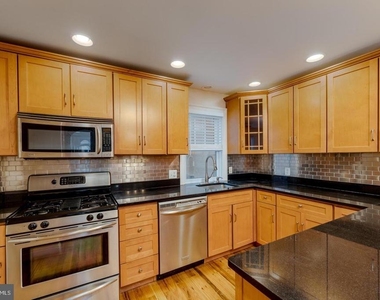 2729 Hudson Street - Photo Thumbnail 21