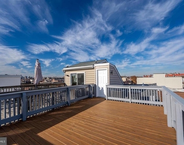 2729 Hudson Street - Photo Thumbnail 3