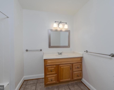 2729 Hudson Street - Photo Thumbnail 34