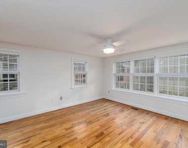 2729 Hudson Street - Photo Thumbnail 28