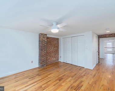 2729 Hudson Street - Photo Thumbnail 30