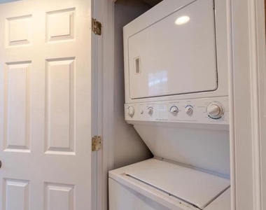 2729 Hudson Street - Photo Thumbnail 23