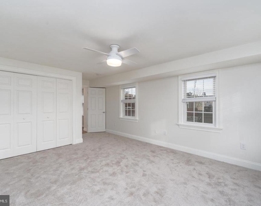 2729 Hudson Street - Photo Thumbnail 10
