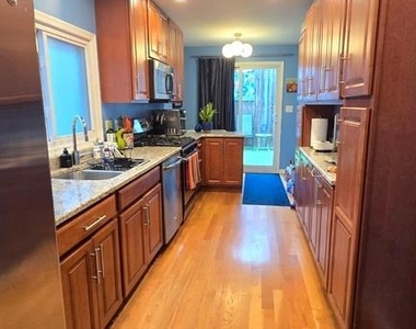 3004 Elliott Street - Photo Thumbnail 5