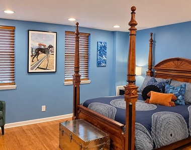 3004 Elliott Street - Photo Thumbnail 8