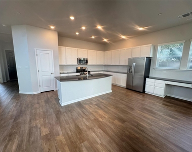 3000 Chisholm Trail Rd - Photo Thumbnail 2