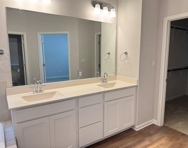 3000 Chisholm Trail Rd - Photo Thumbnail 14