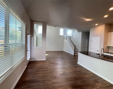3000 Chisholm Trail Rd - Photo Thumbnail 4