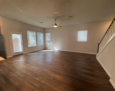 3000 Chisholm Trail Rd - Photo Thumbnail 5