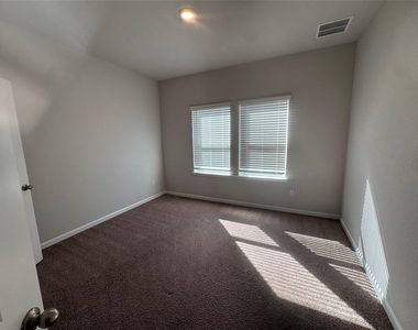 3000 Chisholm Trail Rd - Photo Thumbnail 17