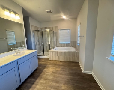 3000 Chisholm Trail Rd - Photo Thumbnail 10
