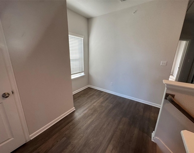 3000 Chisholm Trail Rd - Photo Thumbnail 8