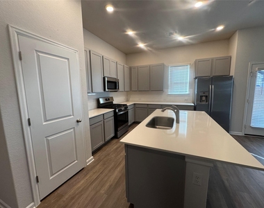 3000 Chisholm Trail Rd - Photo Thumbnail 2