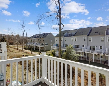 933 Dorchester Cove Road - Photo Thumbnail 13