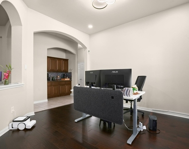 2855 Saint Paul Rivera - Photo Thumbnail 20