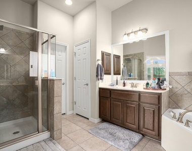 2855 Saint Paul Rivera - Photo Thumbnail 15