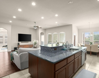 2855 Saint Paul Rivera - Photo Thumbnail 8