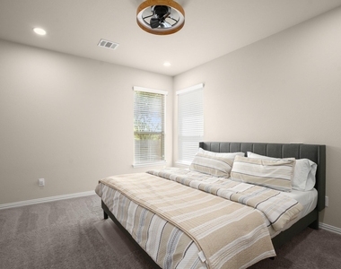 2855 Saint Paul Rivera - Photo Thumbnail 18