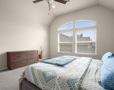 2855 Saint Paul Rivera - Photo Thumbnail 13