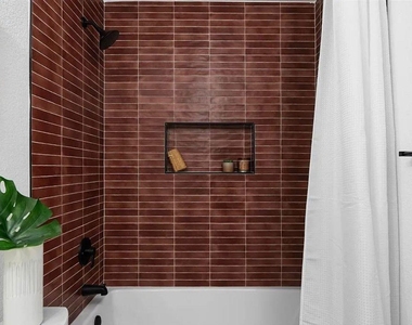 8001 Wakefield Dr - Photo Thumbnail 25