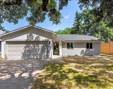 8001 Wakefield Dr - Photo Thumbnail 5