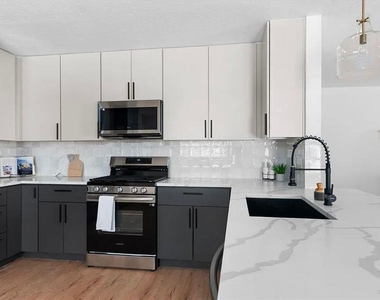 8001 Wakefield Dr - Photo Thumbnail 16