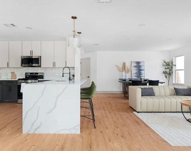 8001 Wakefield Dr - Photo Thumbnail 17