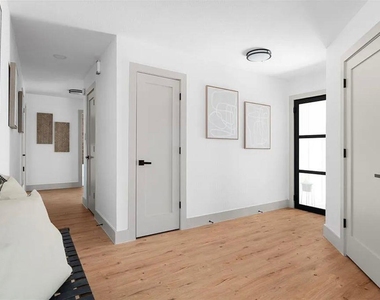 8001 Wakefield Dr - Photo Thumbnail 8