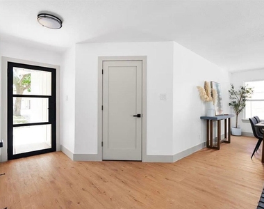 8001 Wakefield Dr - Photo Thumbnail 7