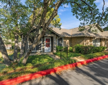 1015 E Yager Ln - Photo Thumbnail 20