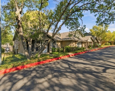 1015 E Yager Ln - Photo Thumbnail 19