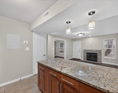 7685 Northcross Dr - Photo Thumbnail 9