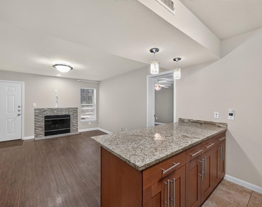 7685 Northcross Dr - Photo Thumbnail 11