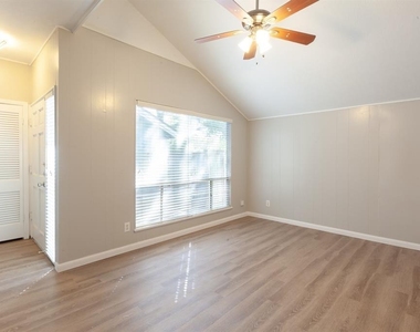 3409 Grooms St - Photo Thumbnail 13