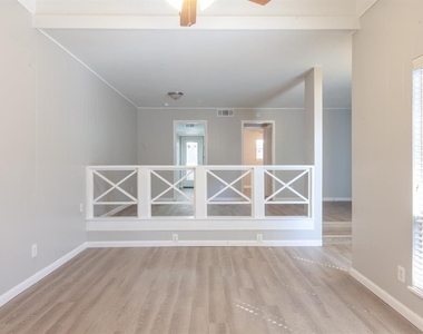 3409 Grooms St - Photo Thumbnail 12