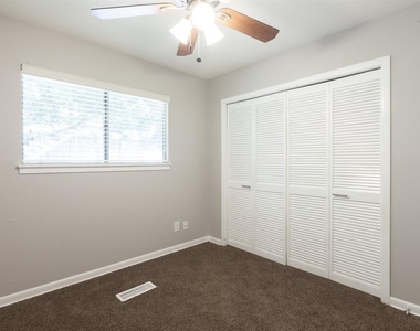 3409 Grooms St - Photo Thumbnail 7