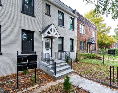 1703 West Virginia Avenue Ne - Photo Thumbnail 3