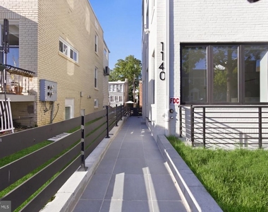 1140 Oates Street Ne - Photo Thumbnail 3