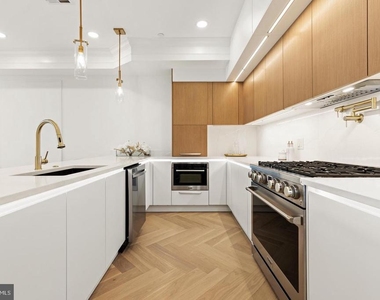 733 Euclid Street Nw - Photo Thumbnail 3